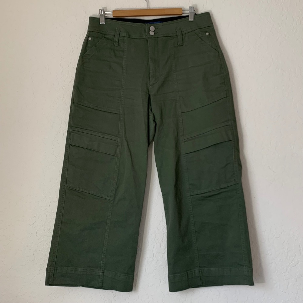 Democracy Cropped Cargo Pants Women 12 Olive Green Absolution Wide Leg Utility